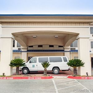 Quality Inn & Suites Airport